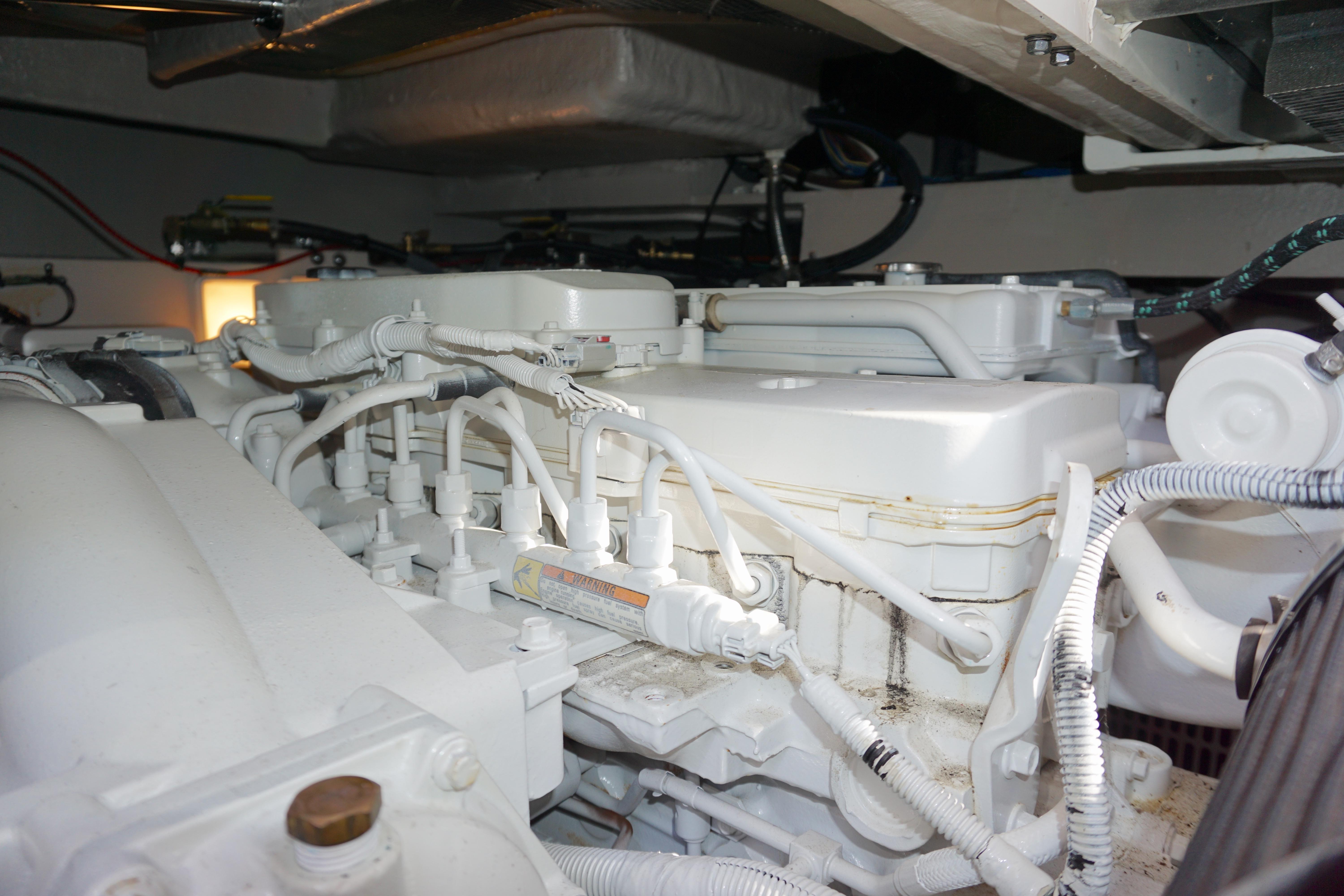 2015 47 Sea Ray 470 Sundancer Sea F O Starboard Engine