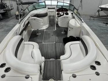 2005 Sea Ray 290 SLX