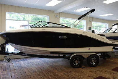 2024 Sea Ray 210SPX