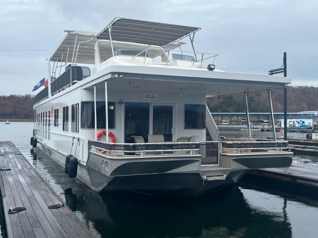 2009 Thoroughbred Houseboat
