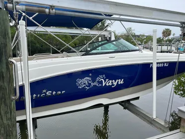 2017 NauticStar 243DC Sport Deck