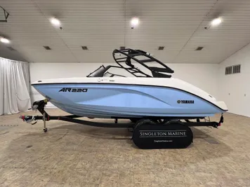 2024 Yamaha Boats AR220