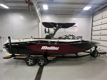 2024 Malibu 26 LSV