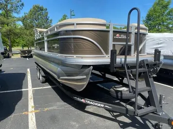 2024 Sun Tracker SportFish 22 DLX