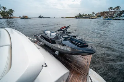 2013 Azimut 64