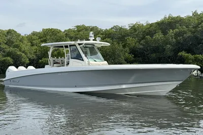 2019 Boston Whaler 350 Outrage