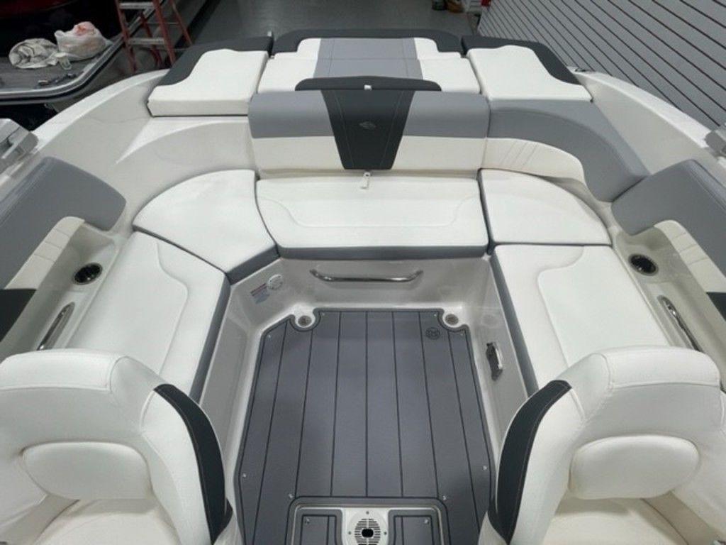2023 Chaparral 23 SSi