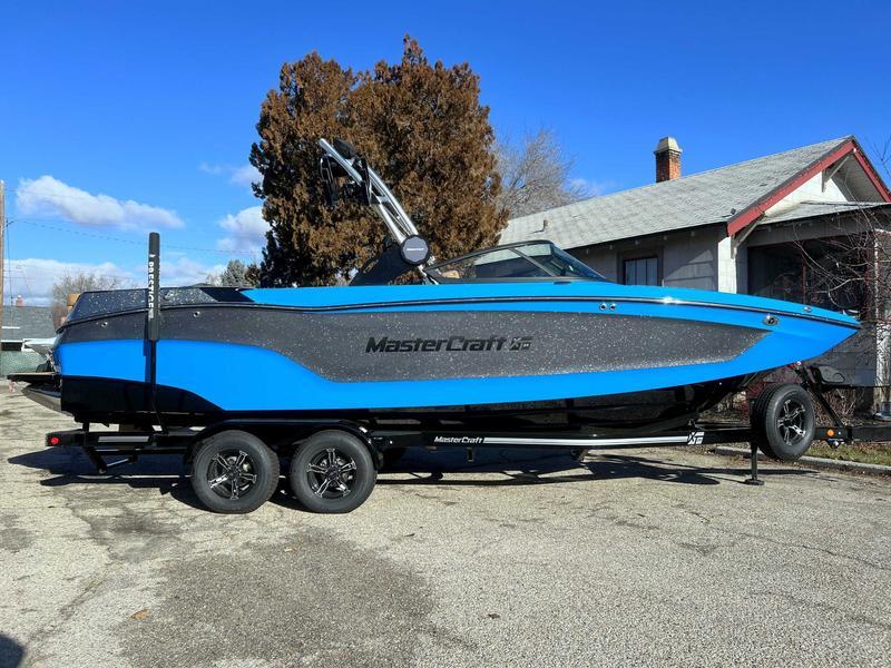 2024 MasterCraft XT24