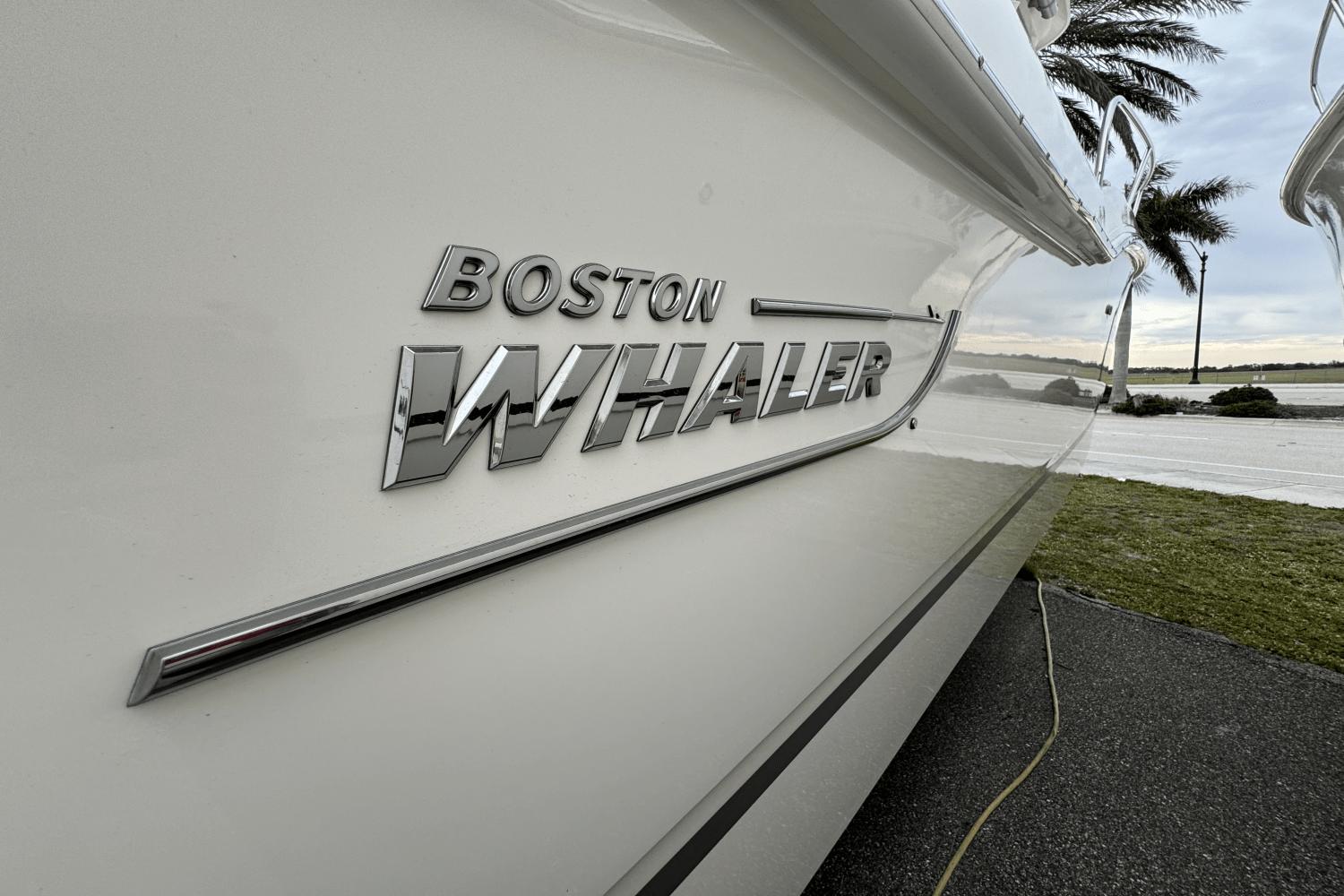 2024 Boston Whaler 285 Conquest