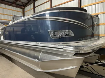 2024 Tahoe Pontoon LTZ Elite Windshield