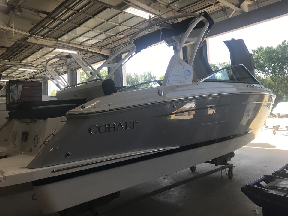2022 Cobalt R4 Outboard