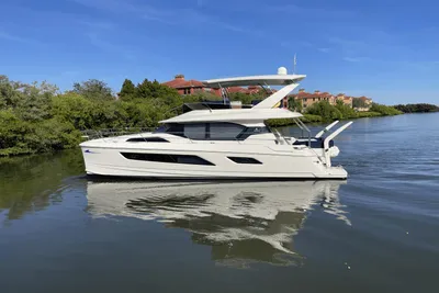 2017 Aquila 44