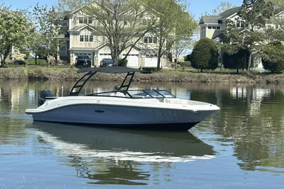 2024 Sea Ray SPX 230 Outboard