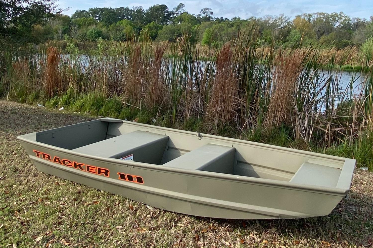 Tracker Grizzly 2072 CC boats for sale 