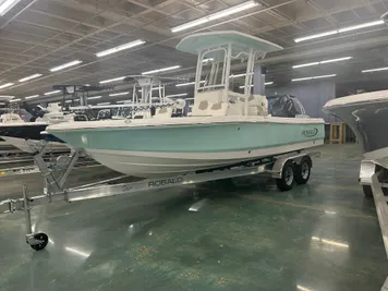 2024 Robalo 226 Cayman