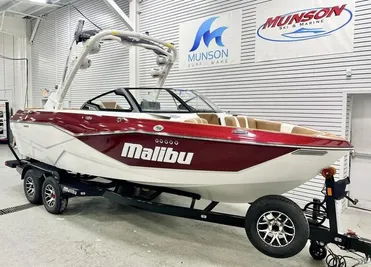 2024 Malibu 22 LSV