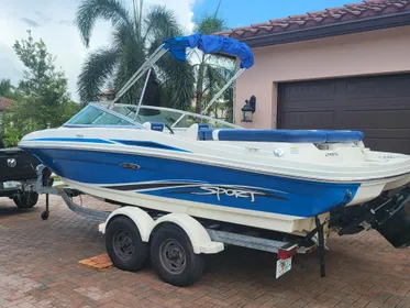 2011 Sea Ray 205 Sport