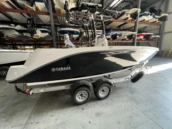 2023 Yamaha Boats 222FSH SPORT