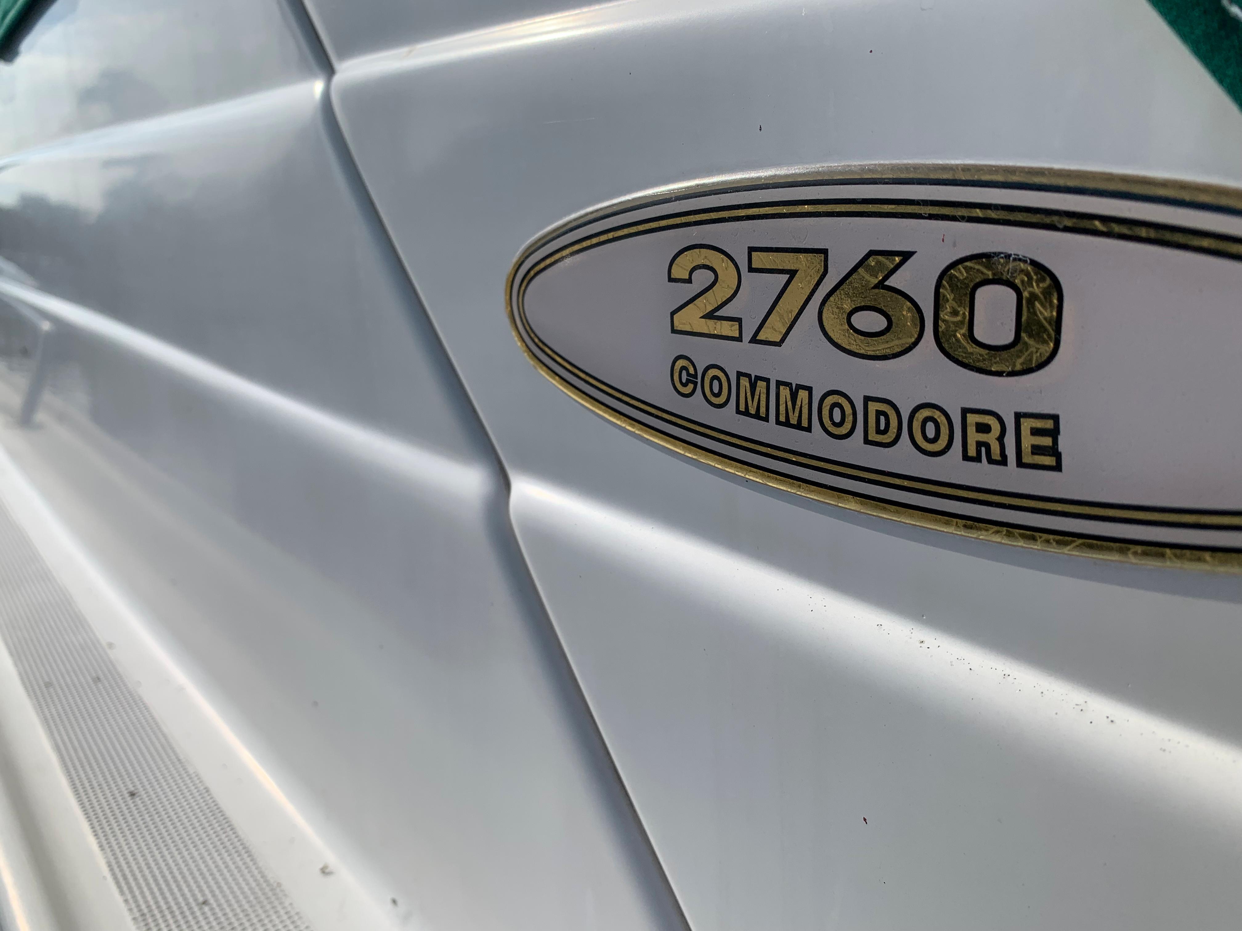 2001 Regal 2760 Commodore
