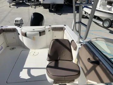 2003 Seaswirl 2101 DC Striper