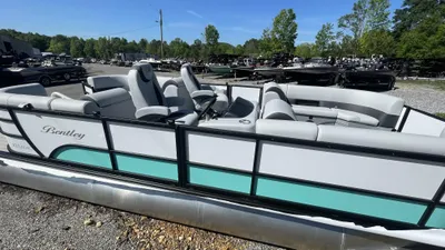 2024 Bentley Pontoons Legacy 223 Navigator