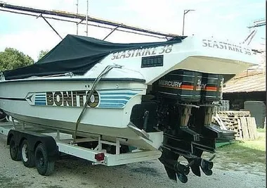1987 Bonito Boats 38 Seastrike