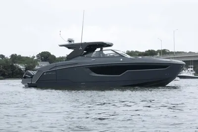 2024 Cruisers Yachts 38GLS-OB SB