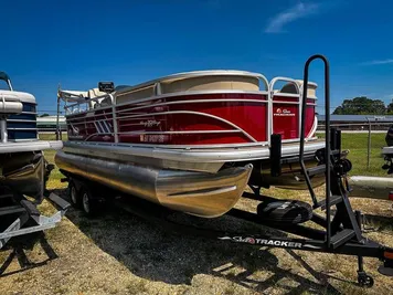 2023 Tracker 20 Party Barge