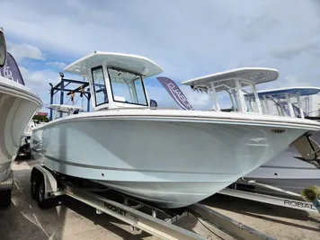 2023 Robalo R250