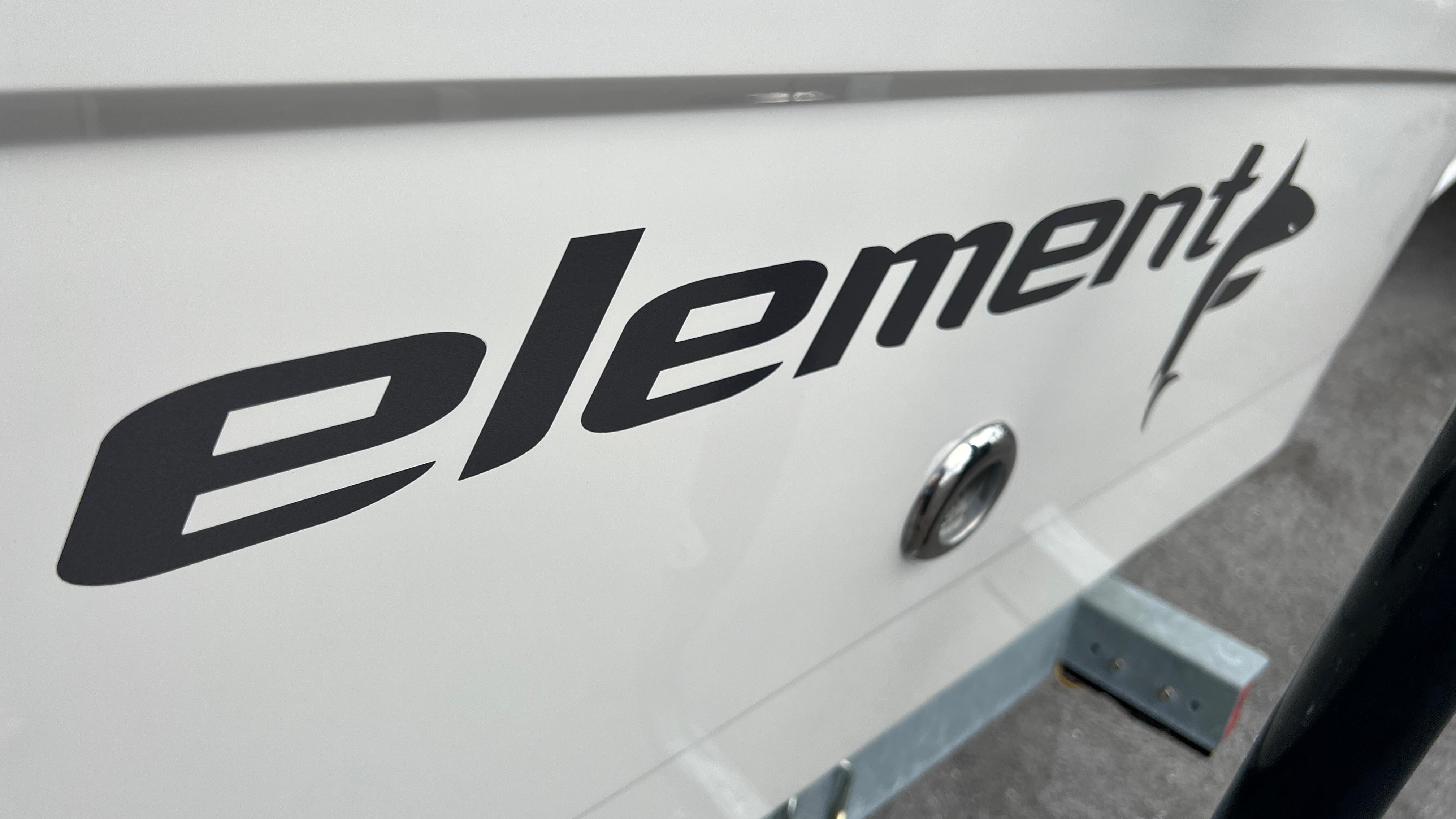 2019 Bayliner Element F18