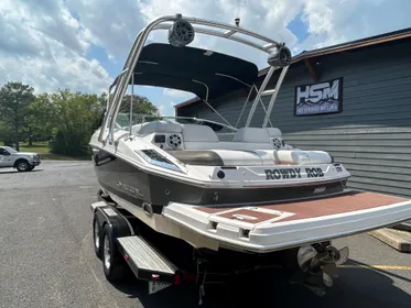 2011 Regal 2500 Bowrider