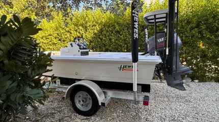 2000 Hewes Redfisher