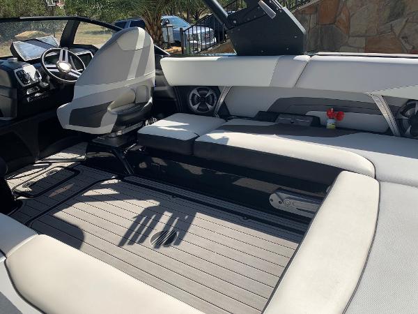 Used 2017 Malibu Wakesetter 24 Mxz 78645 Lago Vista Boat Trader