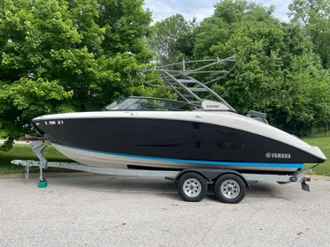 2021 Yamaha Boats 252SE