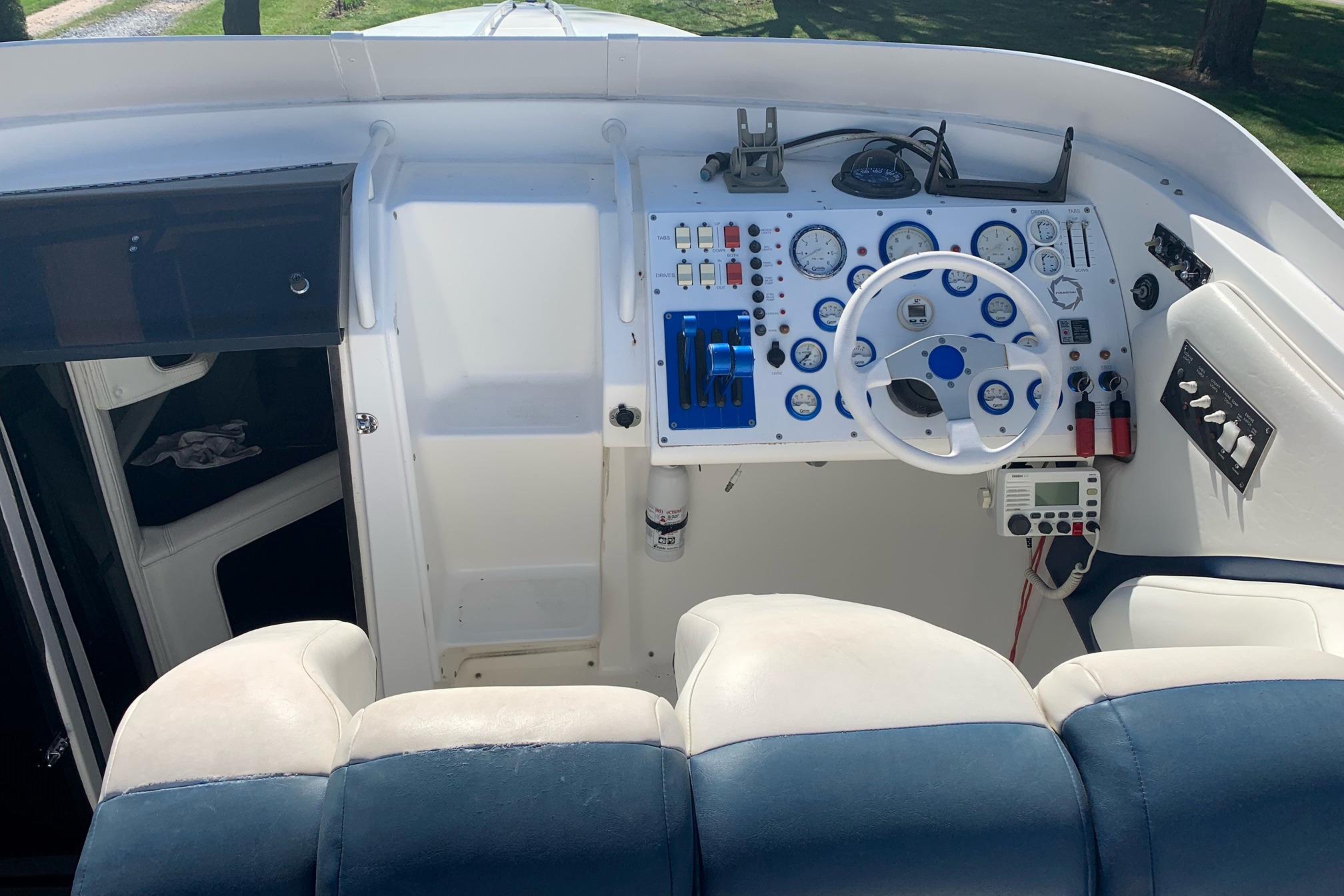 1991 Fountain 38 Sport Cruiser
