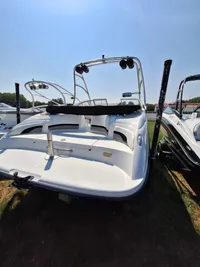 2004 Yamaha Boats AR230