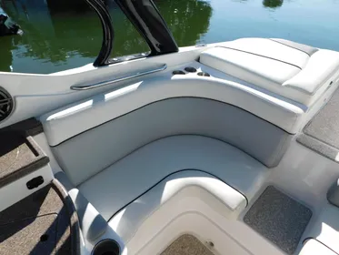 2013 Rinker 276 Captiva Cuddy