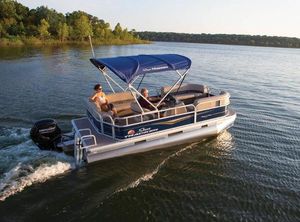 2022 Sun Tracker Party Barge 18 DLX