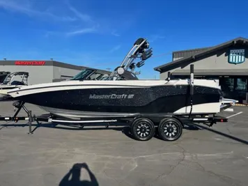 2024 MasterCraft XT24