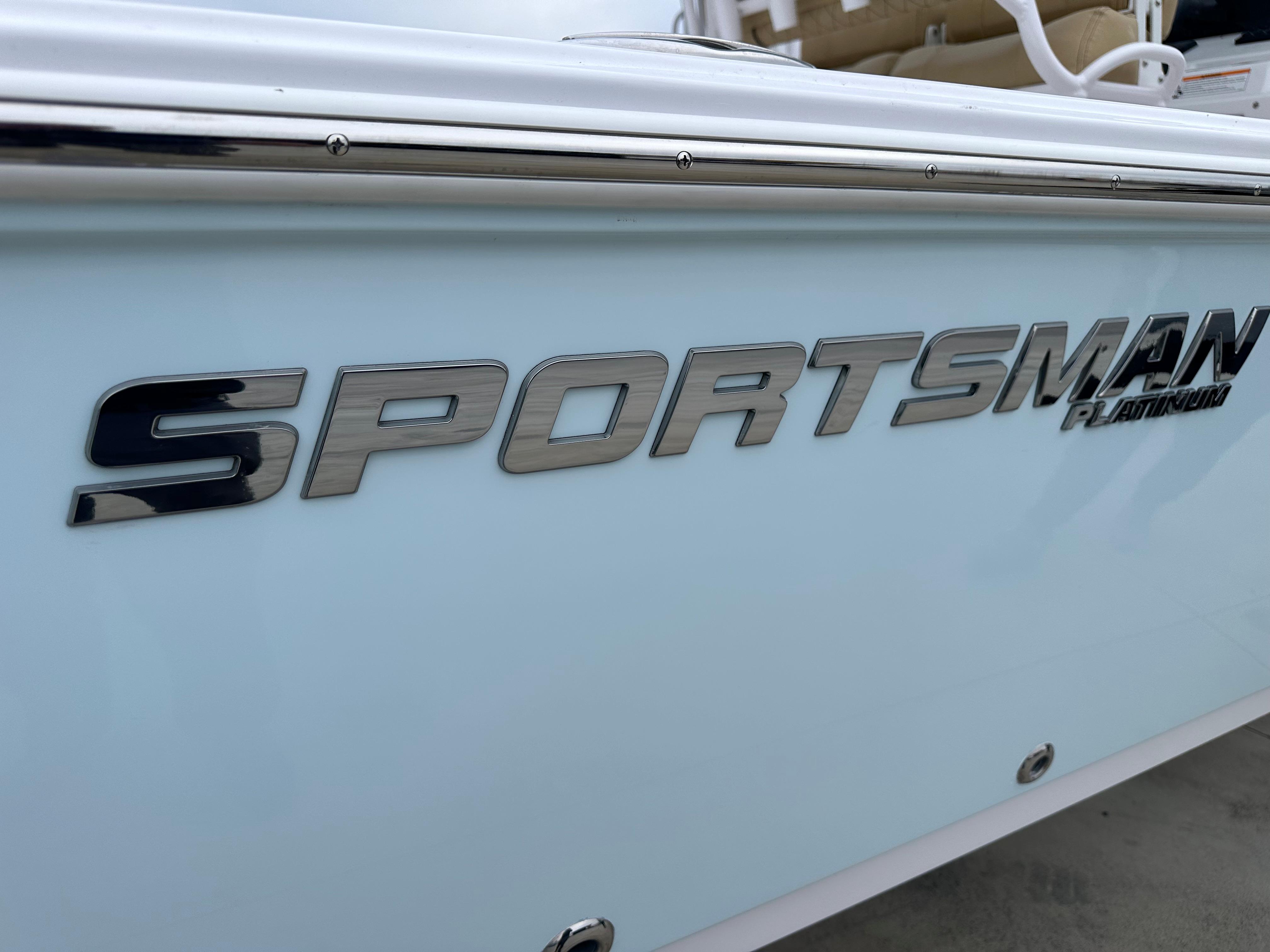 2024 Sportsman Masters 227 Bay Boat