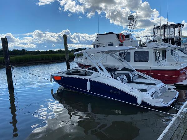 2020 Yamaha Boats 275 SD