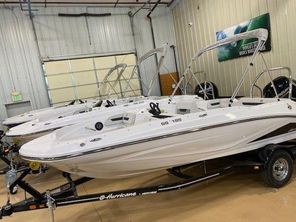 2022 Hurricane SunDeck Sport 185 OB