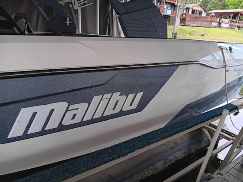 2020 Malibu 25 LSV