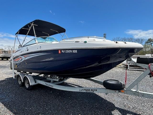 2015 Hurricane SunDeck SD 2400 IO Deck Boat Boat Review 