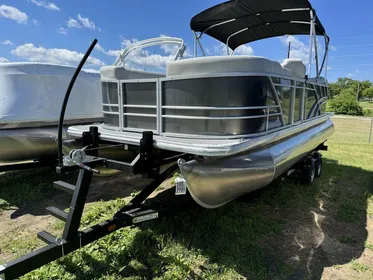 2024 Sylvan 822 LZ 115HP VMAX BUNK TRAILER