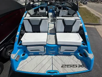 2023 Yamaha Boats 255XE