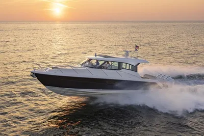 2025 Tiara Yachts 48LE