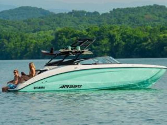 2024 Yamaha Boats AR 250