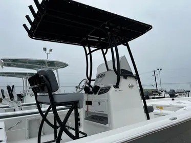 2023 NauticStar 227 Bay