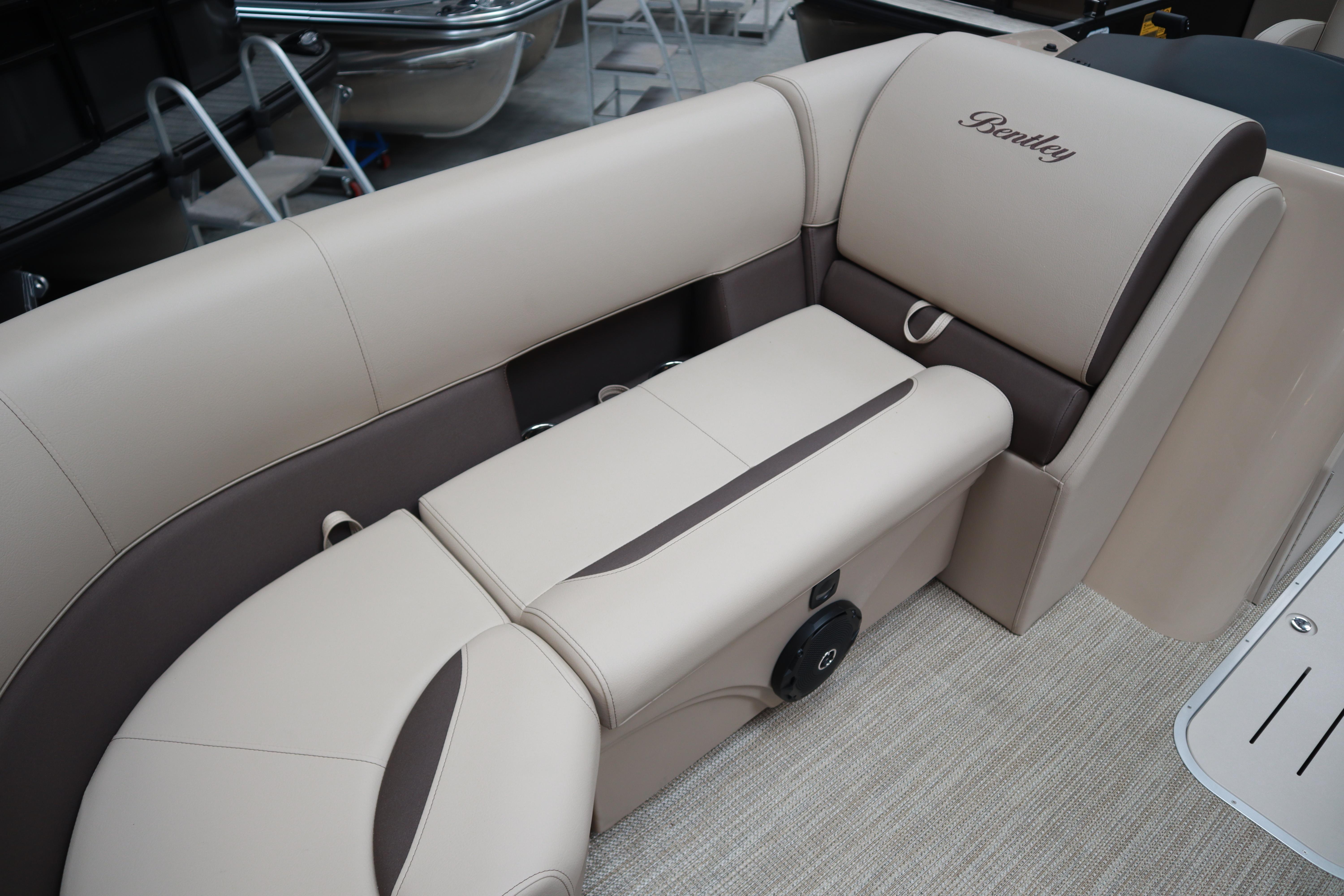 2024 Bentley Pontoons Legacy 223 Navigator Triple Tube Package